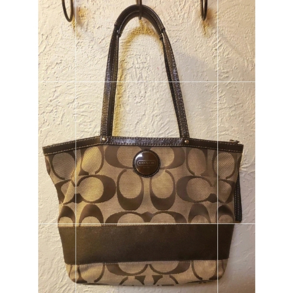 AUTHENTIC COACH SHOULDER BAG-